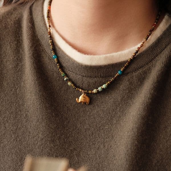Elephant pendant natural stone beaded vintage necklace accessory for women, summer sweater chain, light luxury high-end niche jewelry