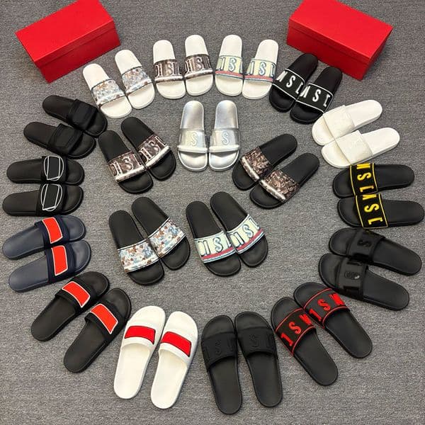 2026 Mens Summer Slides Designer Sandals Beach Slippers Letter Printing Non Slip Casual Shoes Free Shipping 1112