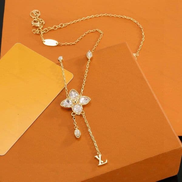2026 5A Brand Heart Pendant Necklace Designer Necklaces Pendant Choker Black Love Chain Women Stainless Steel Letter Jewelry Accessories