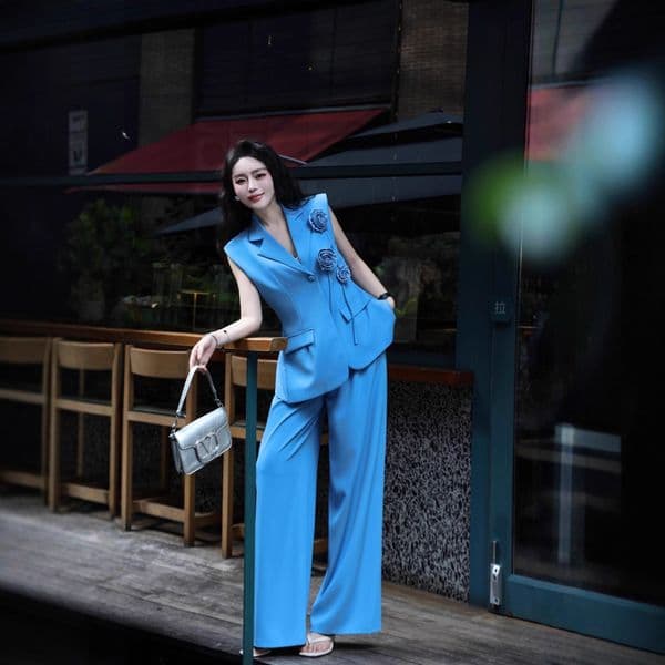 New Summer Fashion Outfit for Women: Blue Three-Dimensional Floral Sleeveless Vest + Draped Wide-Leg Pants Two-Piece Set