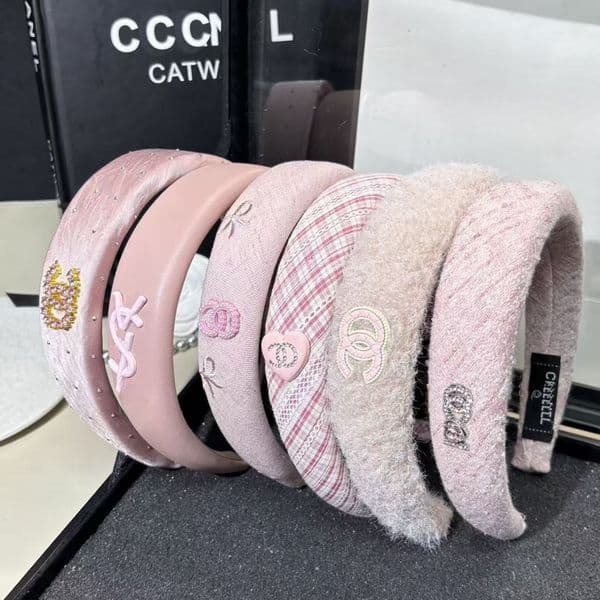 Pink Sweet Headband Designer Jewelry Women Versatile Classic Letter Hair Band Romantic Couple Gift Headwear Black Brand