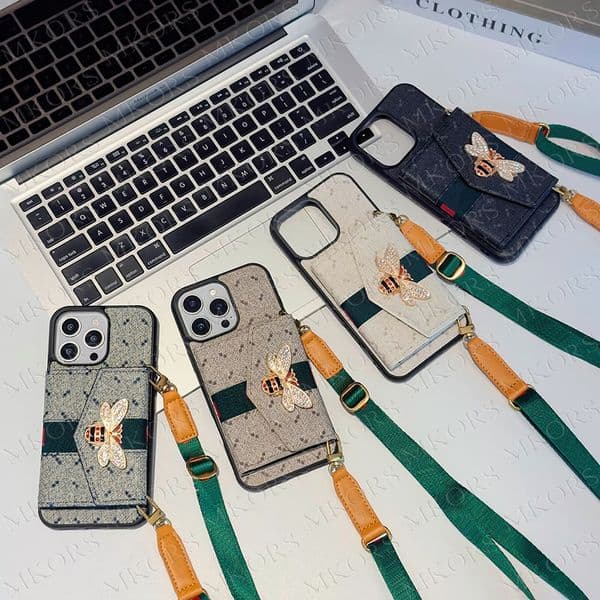 Luxury Bee Letter Designer Phone Case for iPhone 17 16 Plus 15 14 13 12 Mini 11 Pro Max X Xs Xr 8 Vintage Card Pocket Shockproof Cover Samsung S26 S25 S24 S23 S22 S21 S20 Ultra
