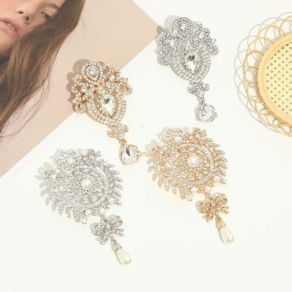 Hit product water drop brooch with diamonds, luxurious and fashionable alloy clothing accessory pin, crystal brooch, direct supply from manufacturer