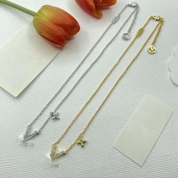 TOP Designer Gold For Women Pendant Elegant L Necklaces High Quality Wedding Jewellery Letters Jewelry Party Gift Necklace Chain 00B4