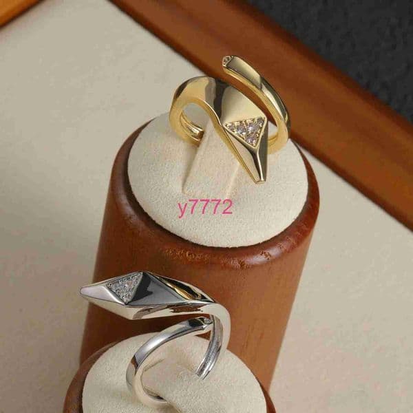 Luxury diamond Ring Designer Triangular Open Ring 18k Gold rings Couple Interlocking Fashion Jewelry Supply With box