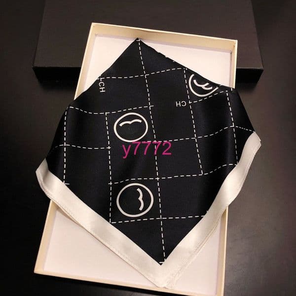 Women Designer scarf 100Silk Scarfs 53cm cap shawl Lightweight Square Satin Head Wrap Medium Headband Shawl Classic Letter Pattern neckerchiefs With box