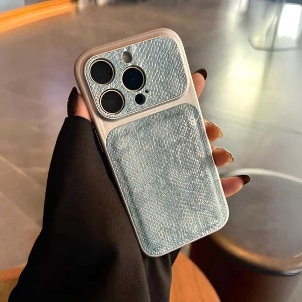 Luxury Retro Snake Pattern PU Leather Lanyard Phone Case For iPhone 17 16 15 14 Pro Max Large Window Shockproof Wristband CoverJ260522