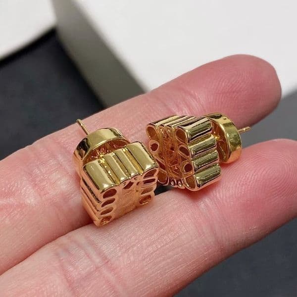 18K Gold Plated Stud Earrings Luxury Designer Earrings for Women Classic Minimalist Earrings Fashion Jewelry Gifts Premium Quality