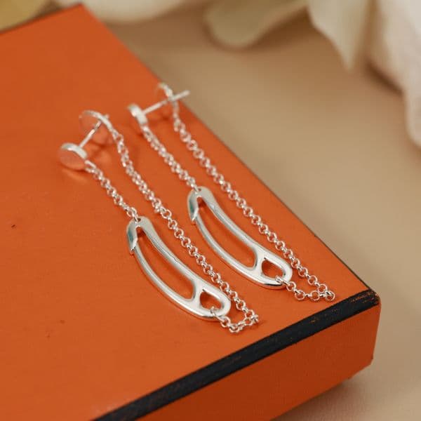 top Earrings women's Designer earrings for woman luxurious Stud earrings jewelry minimalist full diamond zircon earrings trendy and simple pig nose earrings H011
