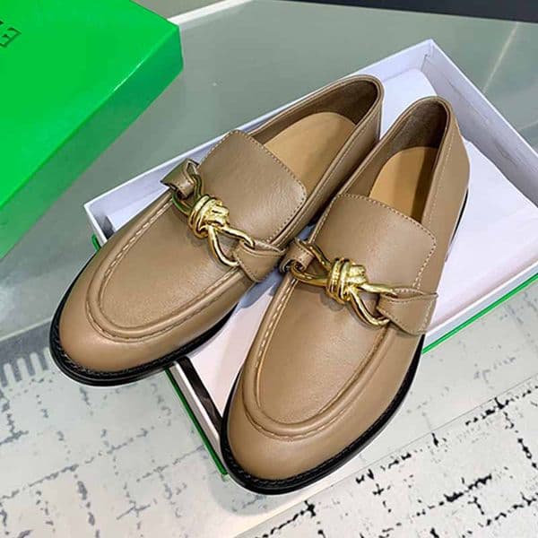 Top Grade Cowhide Astaire Loafer Womens Luxury Metal Knot Slip On Round Toe Dress Shoes OL Casual Style 26ss Designer Brand Exquisite Gift Box