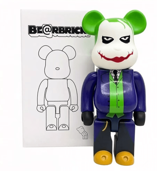 Festive Movie Memorabilia Collection: Deluxe Figure Pack with Protective Case