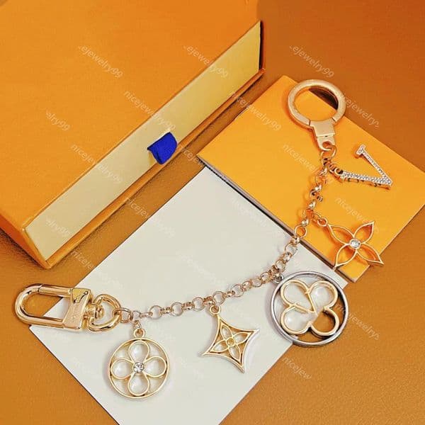 Tassel Metal Designer Keychain Monogram Lanyards Unisex Bag Charm Chain Key Chains Pendant Fashion Ornament For Bags Phone Daily Keychains