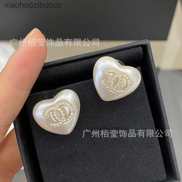 Designer Jewelry channels White peach heart double C sweet heart-shaped love for women cc earrings channels U8RX
