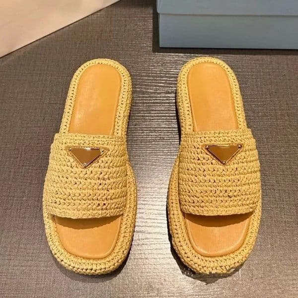 Designer Slippers Sandals Women Slides style Shoes Outdoor Casual Vacation Woven Straw Flat Sandals Flat One-strap Slippers Versatile Summer Wear4AAA