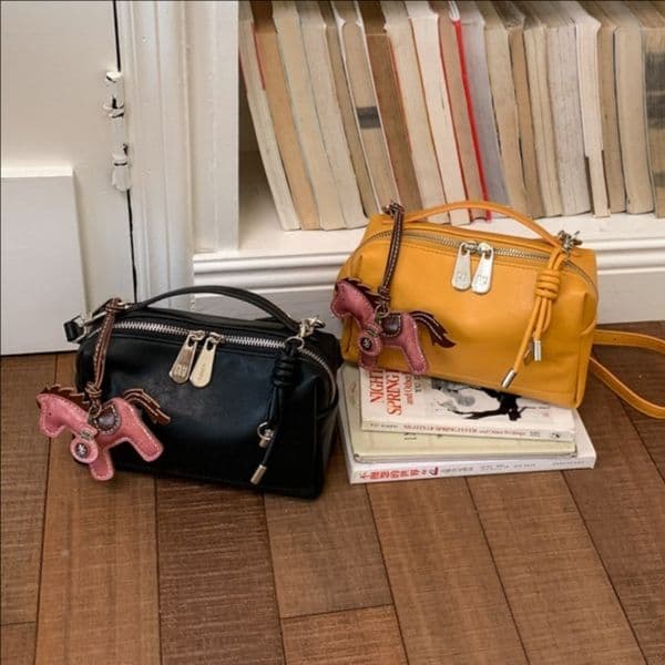 Unique stylish handbag for commuting, 2026 new Korean-style trendy versatile crossbody bag, fashionable and distinctive pillow bag