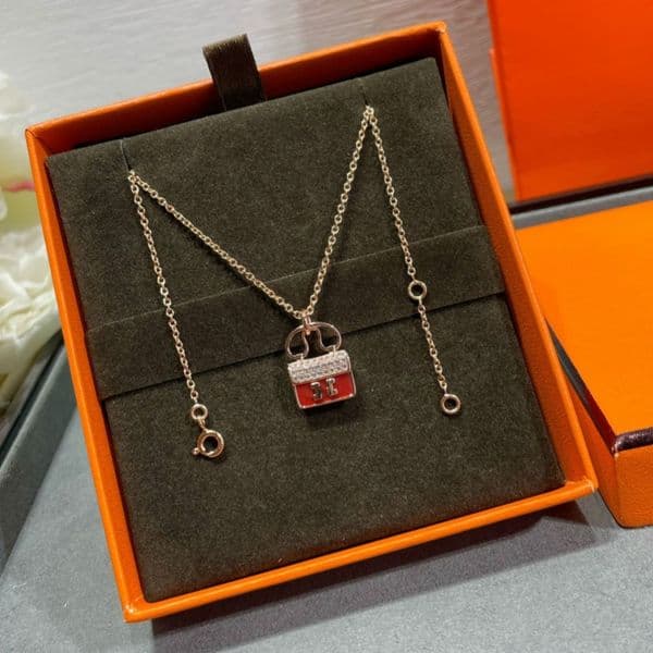 top Necklaces women's Designer necklaces for woman luxurious necklace Pendant jewelry classic pig nose drop-shaped gel H letter necklace High quality necklace H0081
