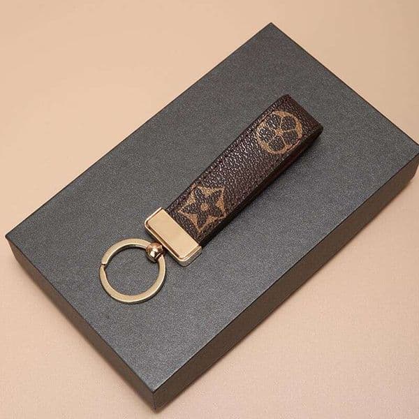 10A vvfashionbag mini Luxury Designer Luxury Pattern Key Chain Key Ring Key Holder Durable Leather Key Accessory for Everyday Use with box