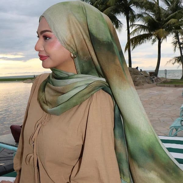 Watercolor Print Hijab Muslim Marble scarf Soft Breathable Sun Protection Lightweight Summer beach Wrap for Women 260402