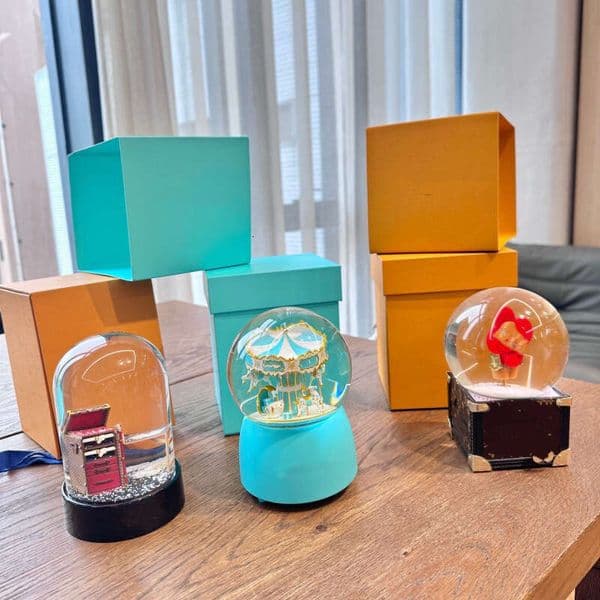 Cross-border internet celebrity style stunning musical crystal ball ornament, perfect as birthday gift for a girlfriend, decorates and illuminates the bedroom