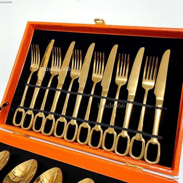 Designer cutlery set, equipped with 24 types of knives, forks, and spoons, letter cutlery set silver and gold home hotel new home gifts