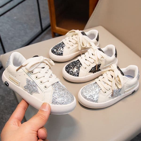 Fashion Toddler Girls Glitter Star Sneakers Silver Sparkle Casual Shoes Cute Breathable Kids Sneakers for Party School All Seasons Free shipping