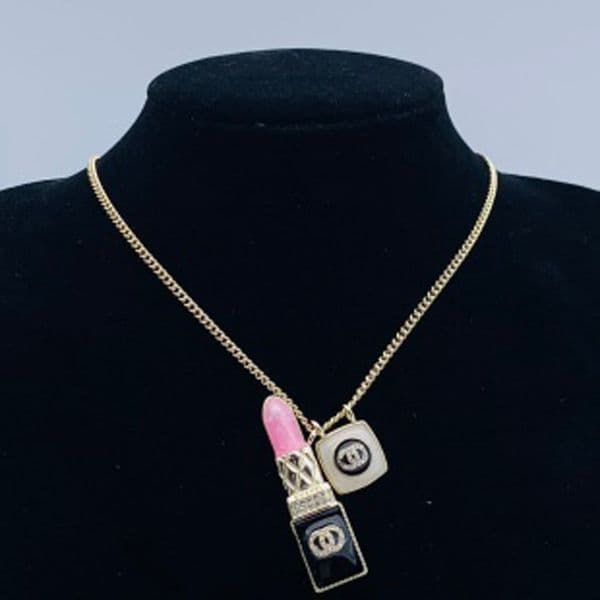 Glamorous Pearl Necklaces with Golden Pendant High Quality Exquisite Jewelry Special Occasions Timeless Elegance for Women Fashionable Gift Choice