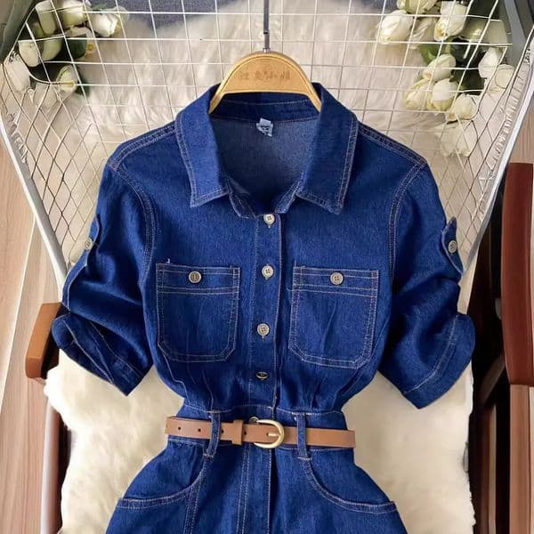 Light Wind Senior Sense Polo Collar Denim DressWomens Summer Open Akimbo Waist Belt n Niche Temperament Slit Dress 260409BANJIA