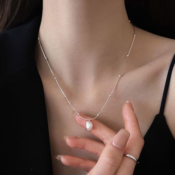 designer Necklace Stainless Steel Freshwater Pearl Pendant Necklace, Unique, Simple, Fashionable, Versatile Collarbone Chain, Niche High-End Feel Choker Women