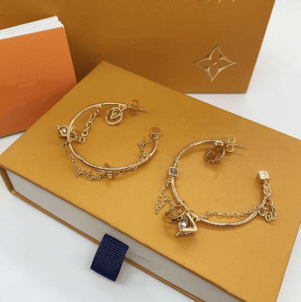 Designer lvs earrings lvness lousi louise Fashion Women Brass Designer Earrings Gold Plated Copper Earrings Flower Letter Stud Crystal Pearl Wedding Jewelry M12