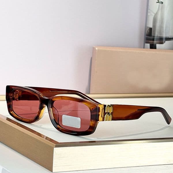 Ladies fashionable retro small rectangular sunglasses with pink lenses and tortoiseshell design frame UV resistant 100% Y2K style outdoor travel Sun Glasses MU B13