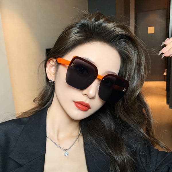 2025 New Model Women's Korean Version UV Protection Sunshade Slimming Face High-End Ins Sunglasses Unique Fashionable