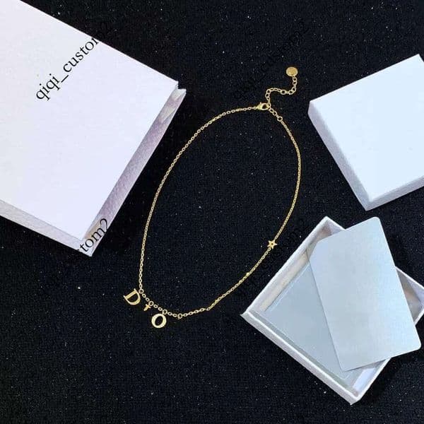 Diamond chain Letter 18K Designer Necklace Elegant Lady titanium Steel High end Fashion Casual Pendant Necklaces Stainless designer EE