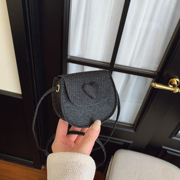 2026 Spring New High-Style Simple Chain Saddle Korean Version Fashion Niche Single Shoulder Crossbody Bag