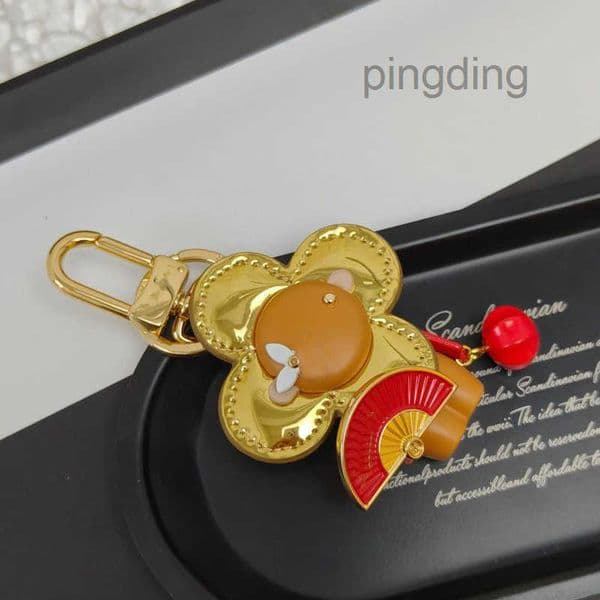 Purse charms designer keychain Murakami Xmas Sunflowers wallet portable key holder bag accessories metal pendant Cherry TM CERISE key chain designer bag charm L