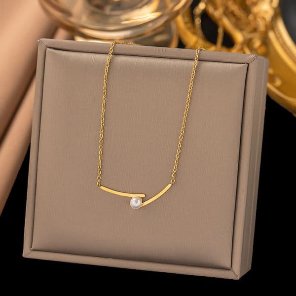 hit product Wholesale High-End Simple Cross Pearl Titanium Steel Necklace For Women, Collarbone Chain, New Summer Style, Non-Fading Neck Chain