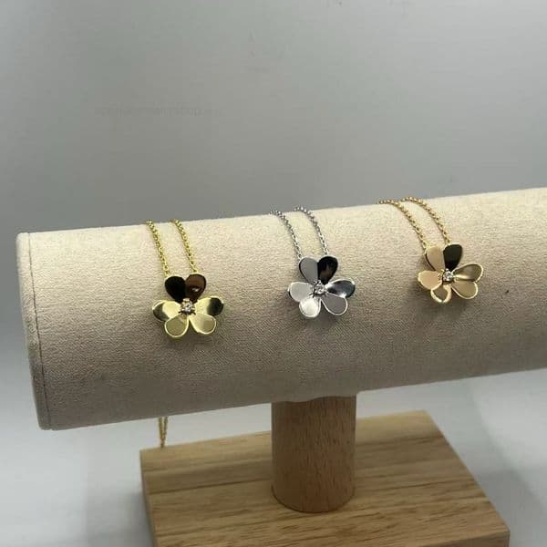 Vanness Cleef Necklace Clover Butterfly clover-shaped necklace full diamond inlay available various sizes thick-plated fashionable womens necklace Vanlies Cleef