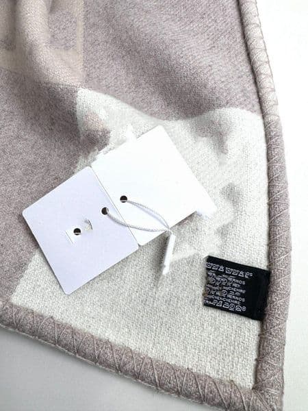 Brand blankets 1500g Beige H Blanket Cushion Big Size Wool Gig Size BLANKET
