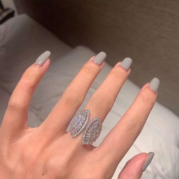 Golden Gift Crystal Elegant Chain Necklace Round Necklace Fine Retro Romantic Trendy Simple Diamond Classic Ladies Wedding Jewelry Accessories Love Eternal Ring
