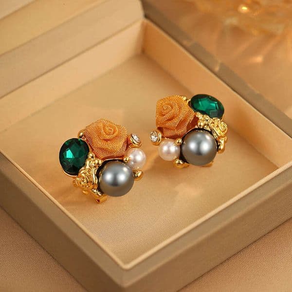 Vintage French Romantic Elegant Exquisite Rose Crystal Stud Retro High-end Flower Pearl Earrings