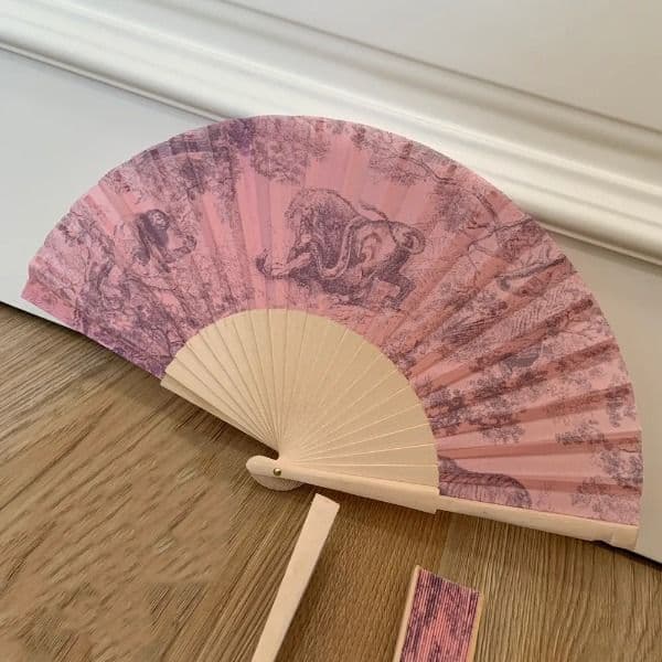 Eco Friendly Bamboo Bone Cloth Surface Designer Bamboo Folding Fan Great Party Favor VIP Gift Summer Festival Party Wedding Gift