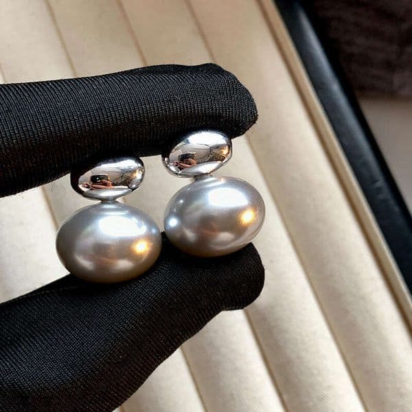 Designer Jewelry Luxury Jewelry S925 Silver Needle Flat Round Pearl For Women, Vintage Hong Kong Style, Elegant High-End Stud Earrings, Popular And Stylis