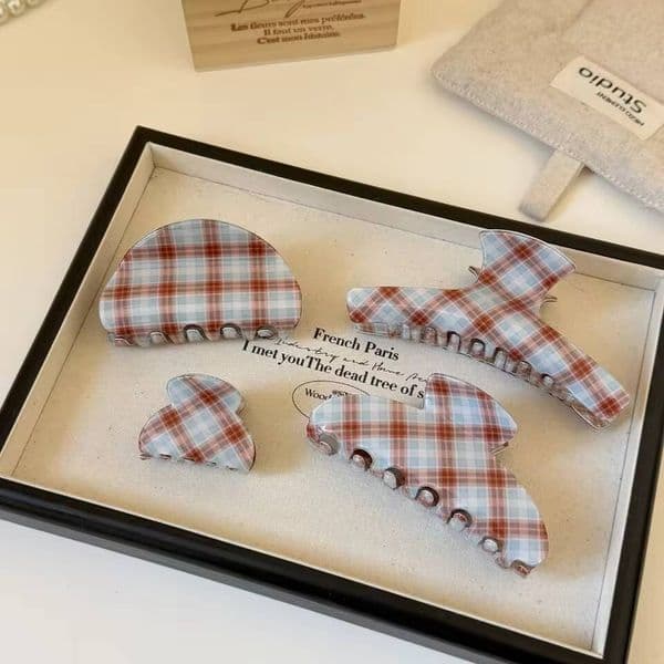 4 Designs Blue Brown Grid Pattern Resin Claw Clips for Women Classic Large Small Shark Barrettes Hair Accessories New ddmynov