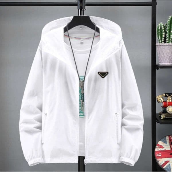 Prade Jacket Designer Jacket New Luxury Men's And Women's Summer Breathable Thin Couple Skin Clothes Embroidered Triangle Brand Logo Outdoor Long Sleeve Jacket 2B9