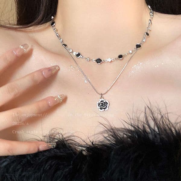 Designer Jewelry Luxury Jewelry Double-Layered Rose Flower Necklace For Women, Light Luxury, Elegant, High-End Clavicle Chain, Fashionable And Versatile Acce