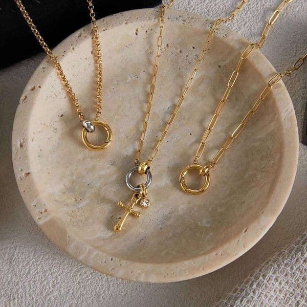 Uworld Minimalist Unique 18K Gold Color Plated Circular Buckle Pendant Paperclip Chain Necklace Stainless Steel Women's Jewelry