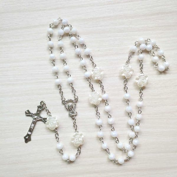 Plastic Rose QIGO Rosary White Necklace Long Jesus Cross Religious Prayer Jewelry C260610