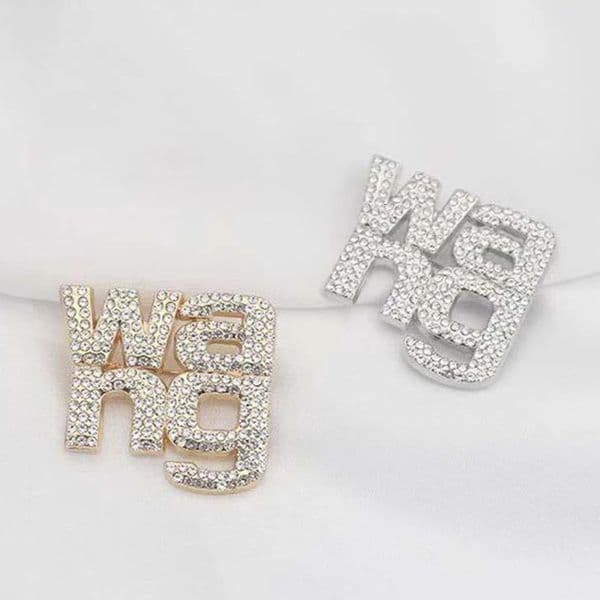 Brooches Vintage letters Brooches retro king letters Brooches pin clothing tight corset ious shawl badge decoration accessories 241213