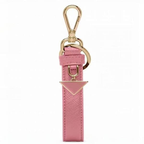 Top Designer Keychains Fashion bag charm Luxury Brands Key chains Black Leather Keychains Car key holder accessories — detail 1