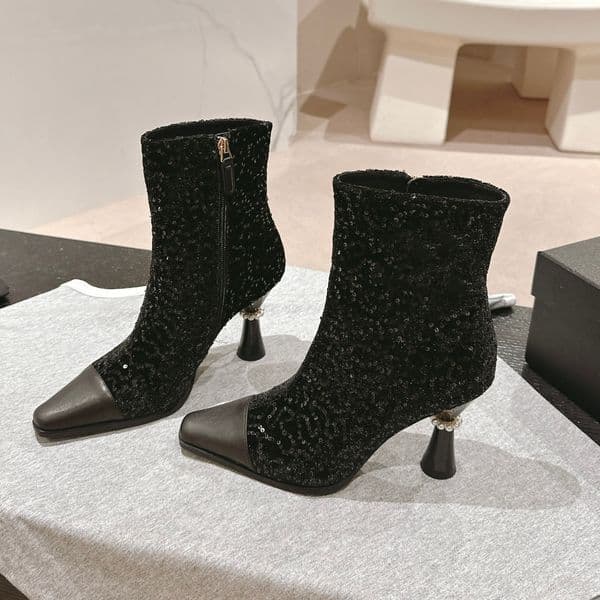 Top Quality Glitter Ankle Fashion Boots Almond Shaped Toe side zip goblet Heels Boots Pearl Chains Ornamental Women's Luxury Designer Factory Shoes with Box 35-40