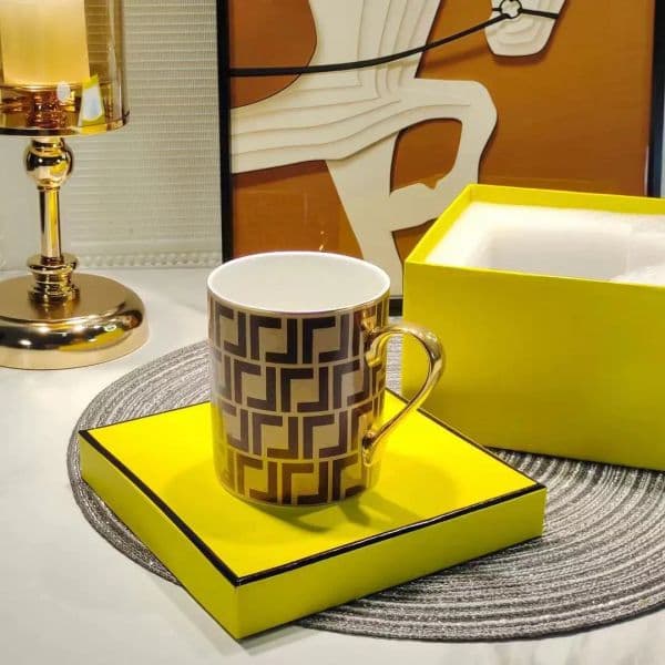 Designer Water Cup European Brown Bone Porcelain Coffee Cup Exquisite Mug Office Home Ceramic Cup with Yellow